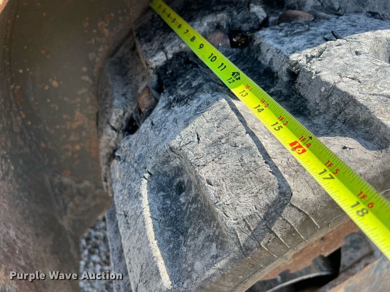 image for item DQ2114 2016 Takeuchi TL10  tracked skid steer loader