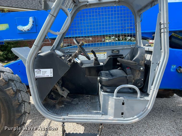 image for item DQ2115 2014 Genie GTH844  telehandler