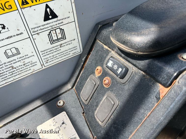 image for item DQ2115 2014 Genie GTH844  telehandler