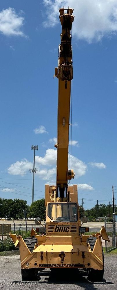image for item DQ2116 1994 Broderson RT3002A  crane