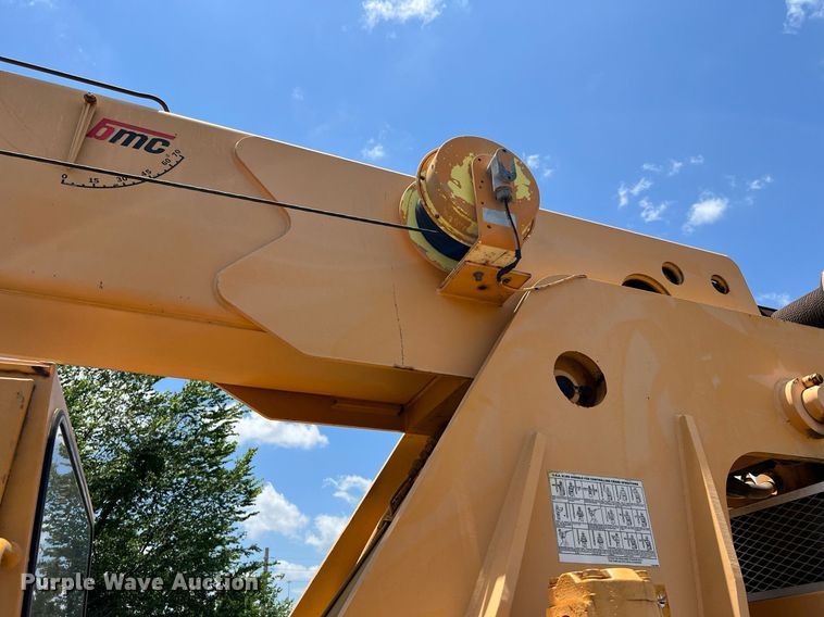 image for item DQ2116 1994 Broderson RT3002A  crane