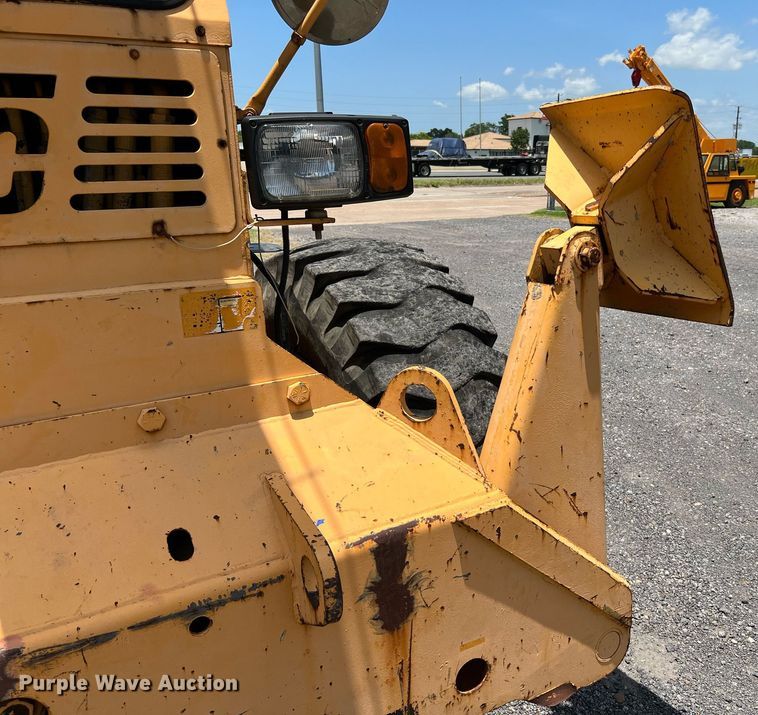 image for item DQ2116 1994 Broderson RT3002A  crane