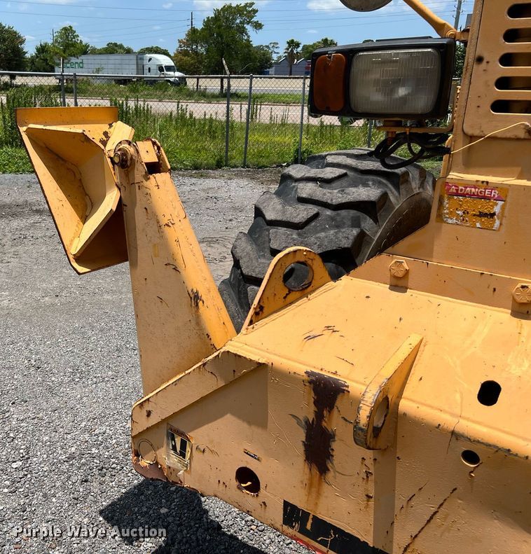 image for item DQ2116 1994 Broderson RT3002A  crane