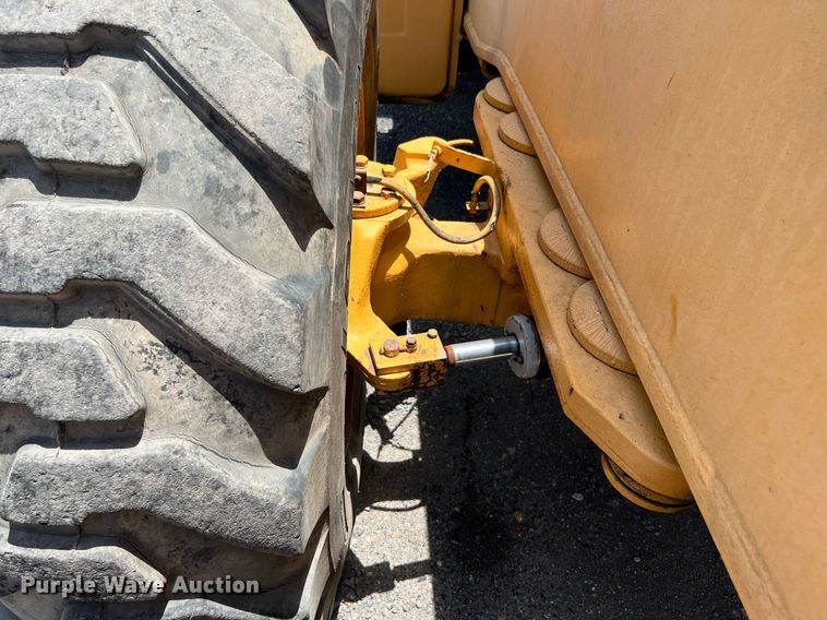 image for item DQ2116 1994 Broderson RT3002A  crane