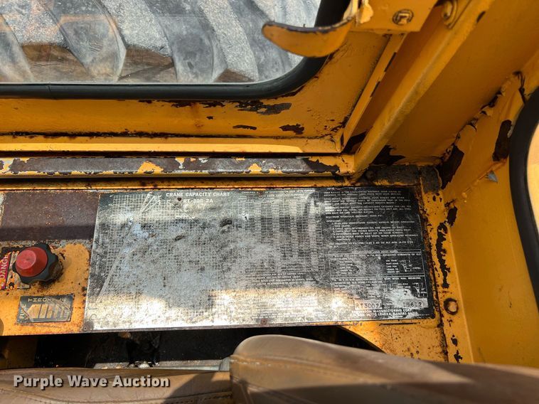 image for item DQ2116 1994 Broderson RT3002A  crane