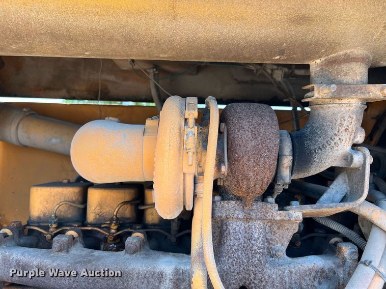 image for item DQ2116 1994 Broderson RT3002A  crane