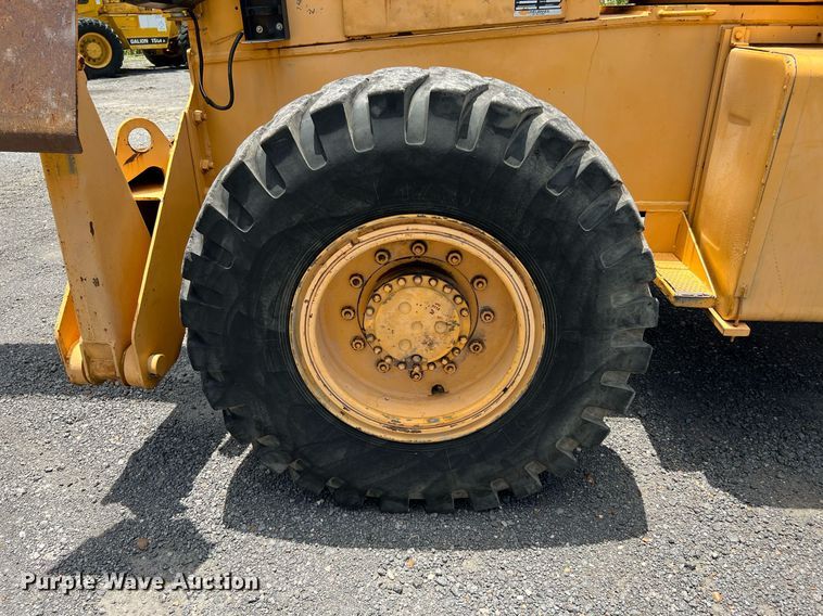 image for item DQ2116 1994 Broderson RT3002A  crane