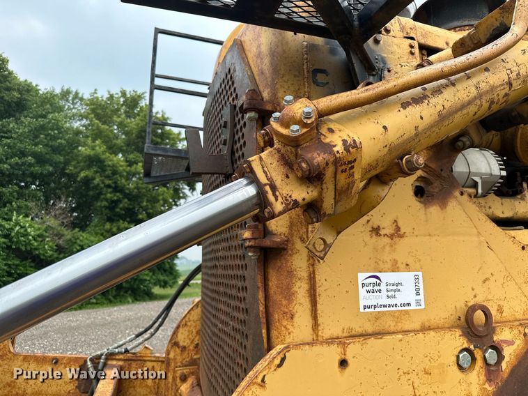 image for item DQ7333 1976 Caterpillar D8K  cable plow