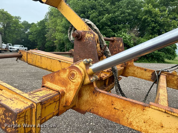image for item DQ7333 1976 Caterpillar D8K  cable plow