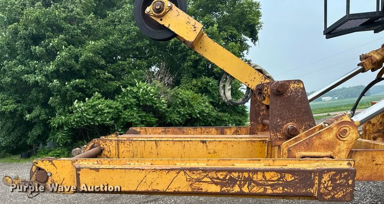 image for item DQ7333 1976 Caterpillar D8K  cable plow