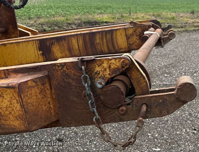 image for item DQ7333 1976 Caterpillar D8K  cable plow