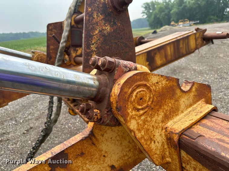 image for item DQ7333 1976 Caterpillar D8K  cable plow