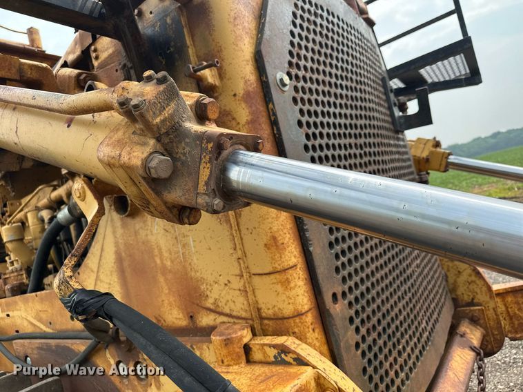 image for item DQ7333 1976 Caterpillar D8K  cable plow