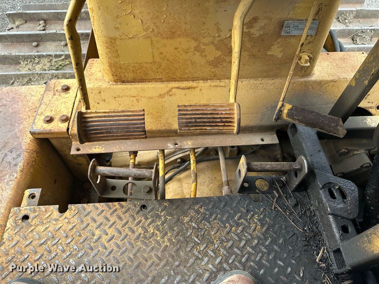 image for item DQ7333 1976 Caterpillar D8K  cable plow