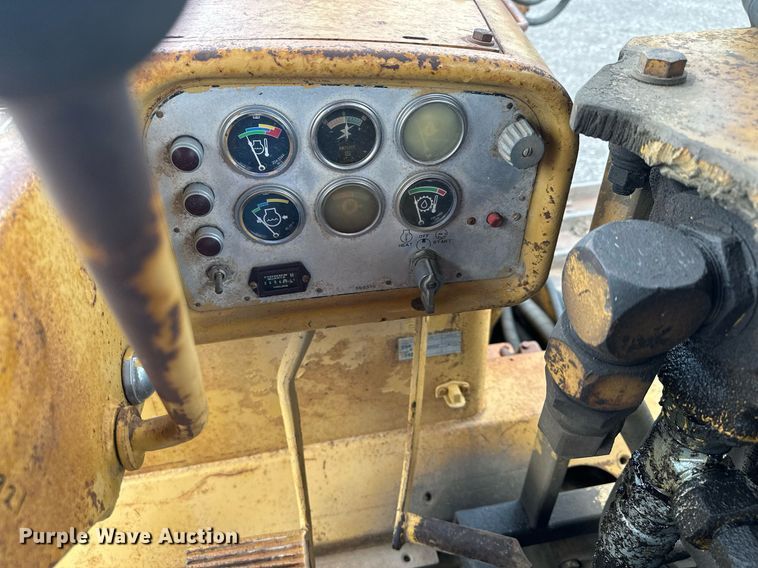 image for item DQ7333 1976 Caterpillar D8K  cable plow