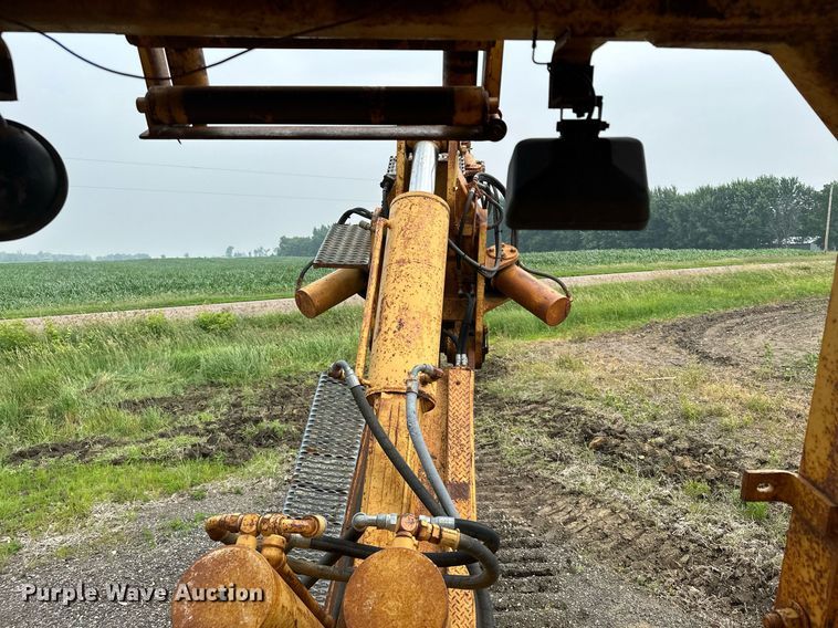 image for item DQ7333 1976 Caterpillar D8K  cable plow