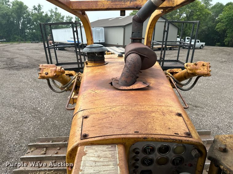 image for item DQ7333 1976 Caterpillar D8K  cable plow