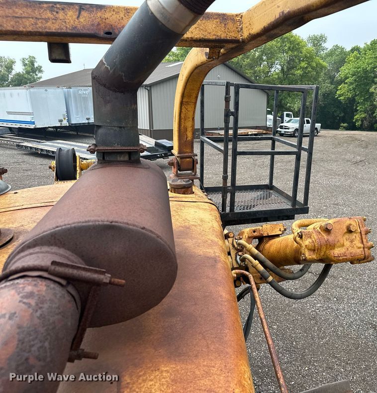 image for item DQ7333 1976 Caterpillar D8K  cable plow