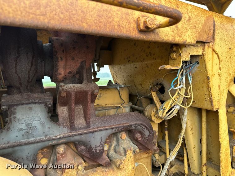 image for item DQ7333 1976 Caterpillar D8K  cable plow