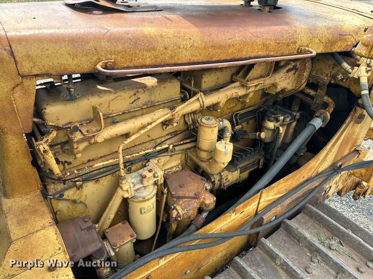 image for item DQ7333 1976 Caterpillar D8K  cable plow