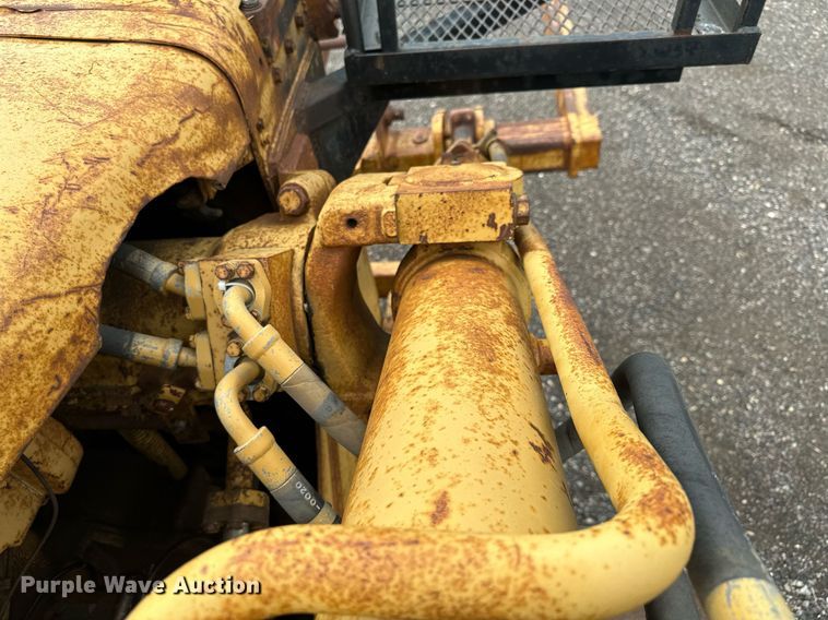 image for item DQ7333 1976 Caterpillar D8K  cable plow