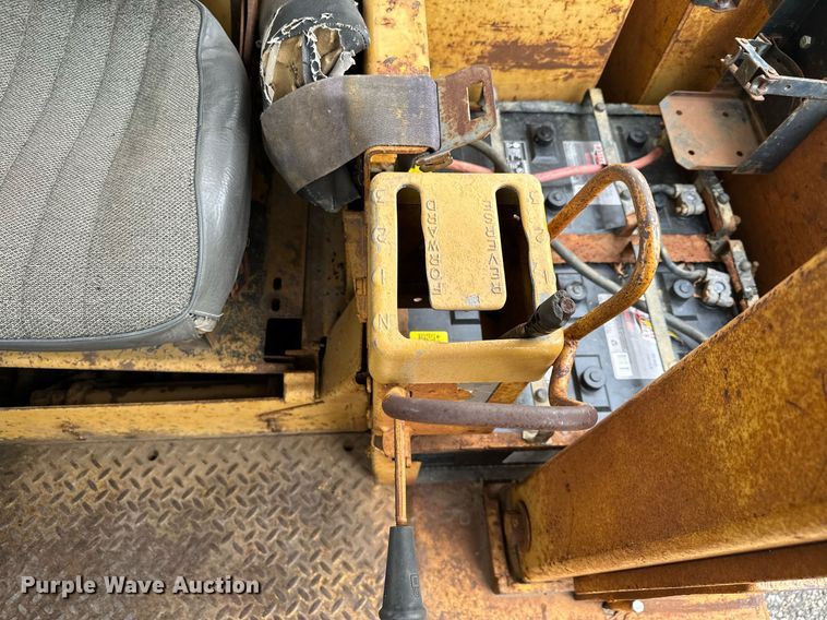 image for item DQ7333 1976 Caterpillar D8K  cable plow