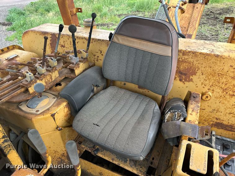 image for item DQ7333 1976 Caterpillar D8K  cable plow