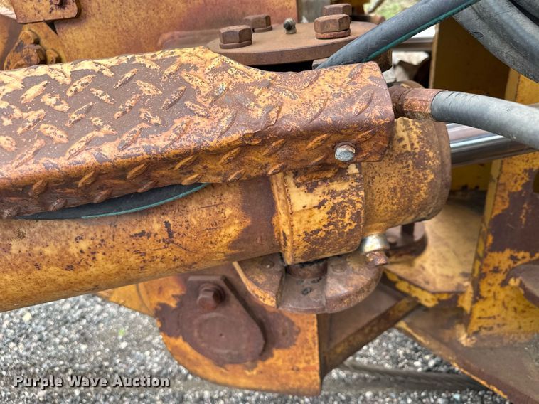 image for item DQ7333 1976 Caterpillar D8K  cable plow