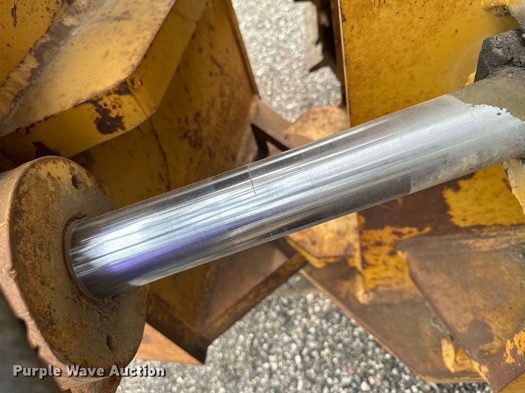 image for item DQ7333 1976 Caterpillar D8K  cable plow