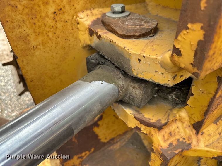 image for item DQ7333 1976 Caterpillar D8K  cable plow