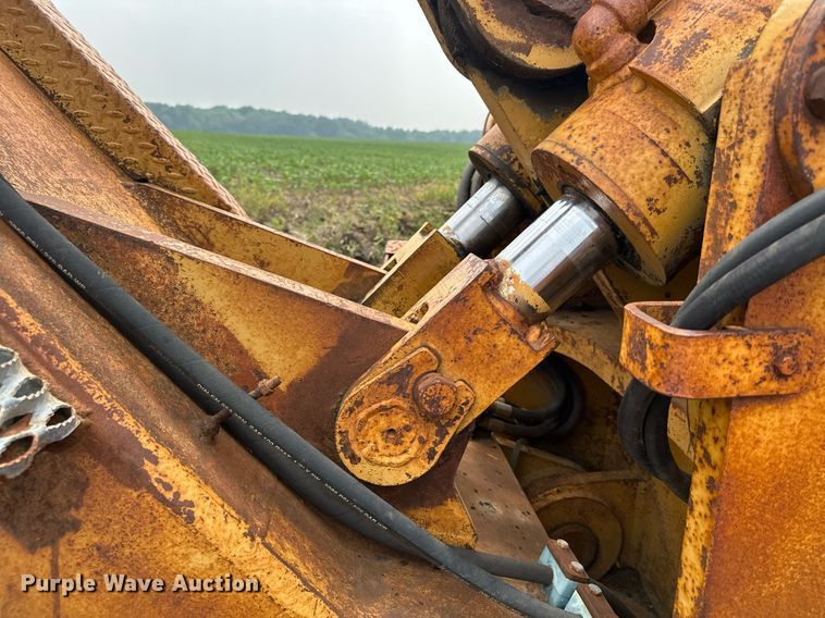 image for item DQ7333 1976 Caterpillar D8K  cable plow