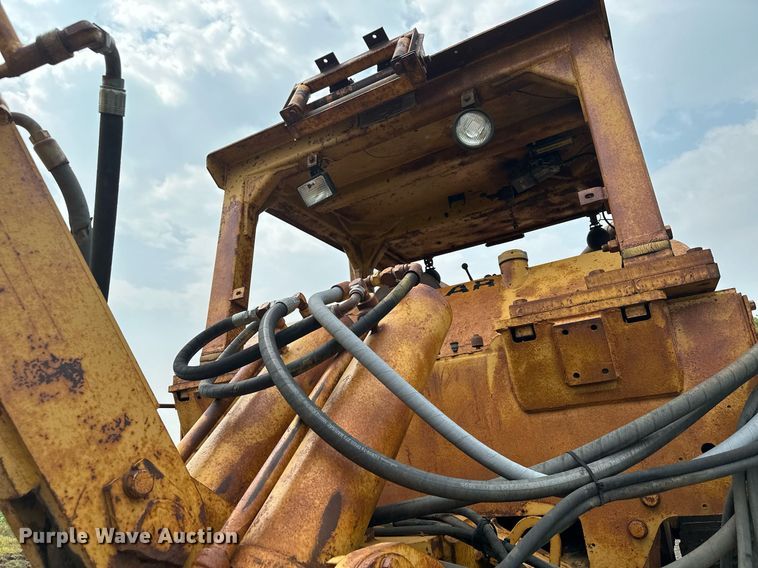 image for item DQ7333 1976 Caterpillar D8K  cable plow