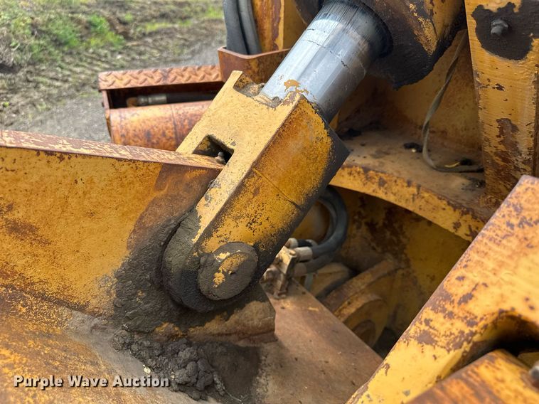 image for item DQ7333 1976 Caterpillar D8K  cable plow
