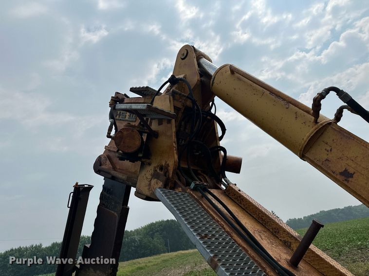 image for item DQ7333 1976 Caterpillar D8K  cable plow