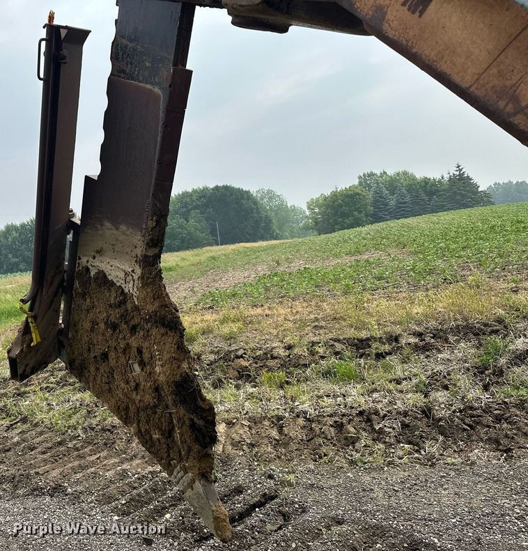 image for item DQ7333 1976 Caterpillar D8K  cable plow