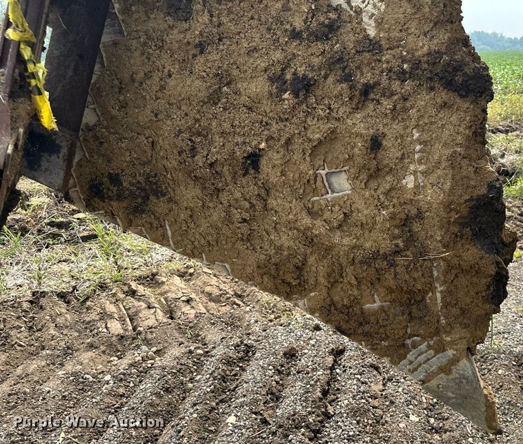 image for item DQ7333 1976 Caterpillar D8K  cable plow