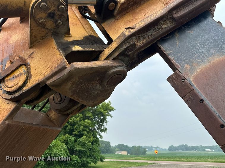 image for item DQ7333 1976 Caterpillar D8K  cable plow