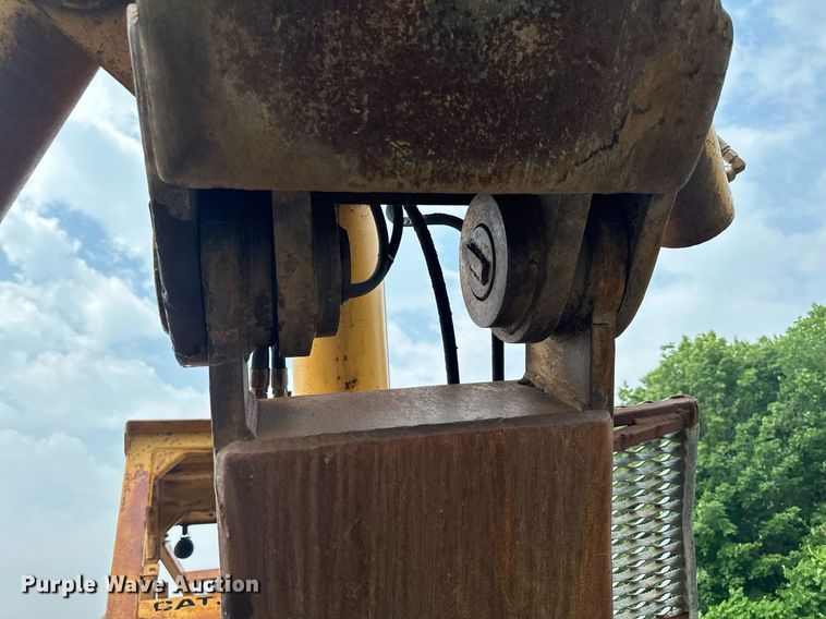image for item DQ7333 1976 Caterpillar D8K  cable plow
