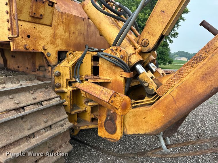 image for item DQ7333 1976 Caterpillar D8K  cable plow