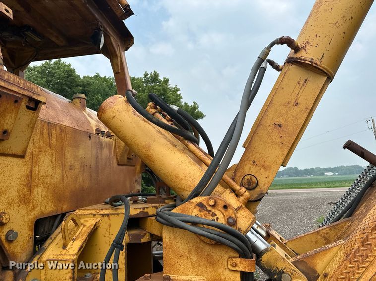 image for item DQ7333 1976 Caterpillar D8K  cable plow