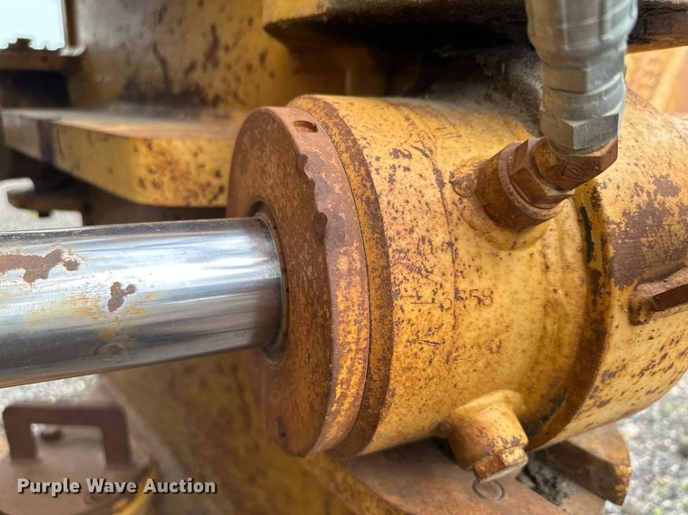 image for item DQ7333 1976 Caterpillar D8K  cable plow