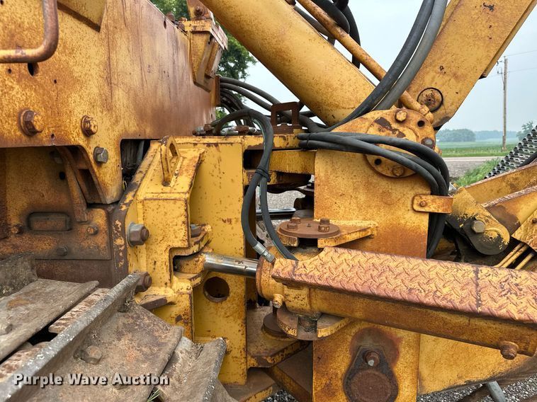 image for item DQ7333 1976 Caterpillar D8K  cable plow