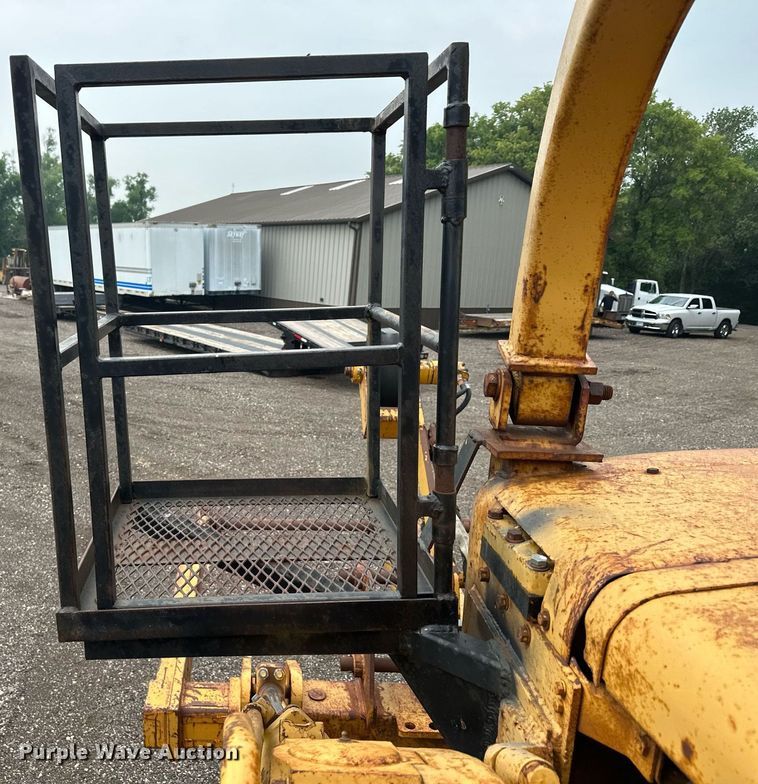 image for item DQ7333 1976 Caterpillar D8K  cable plow