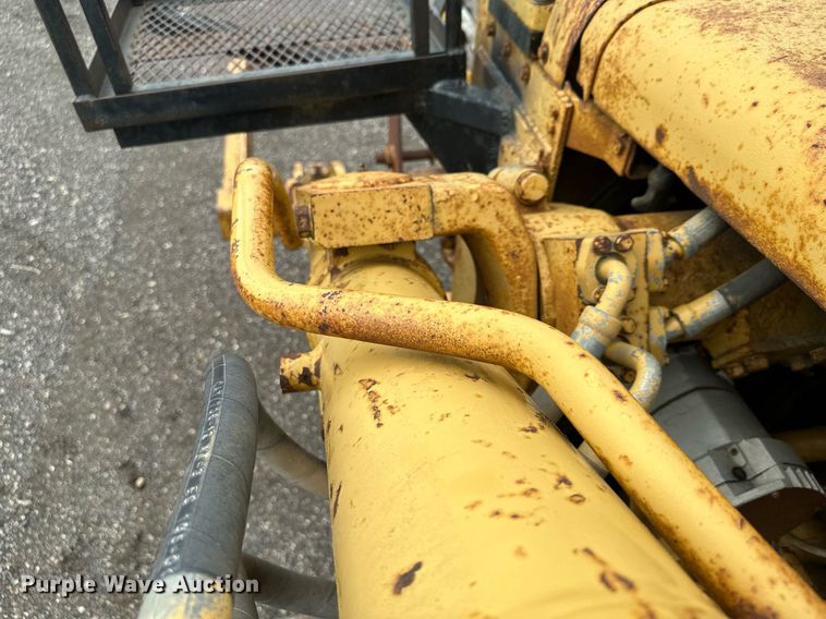 image for item DQ7333 1976 Caterpillar D8K  cable plow