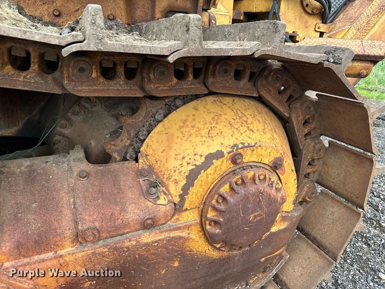 image for item DQ7333 1976 Caterpillar D8K  cable plow