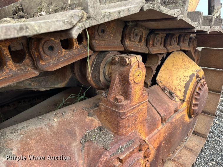 image for item DQ7333 1976 Caterpillar D8K  cable plow