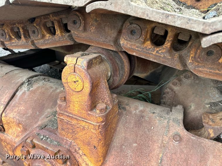 image for item DQ7333 1976 Caterpillar D8K  cable plow