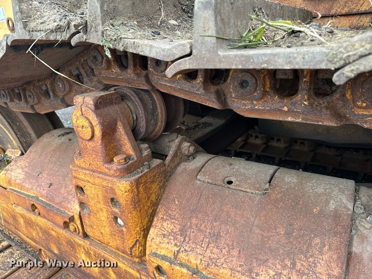 image for item DQ7333 1976 Caterpillar D8K  cable plow