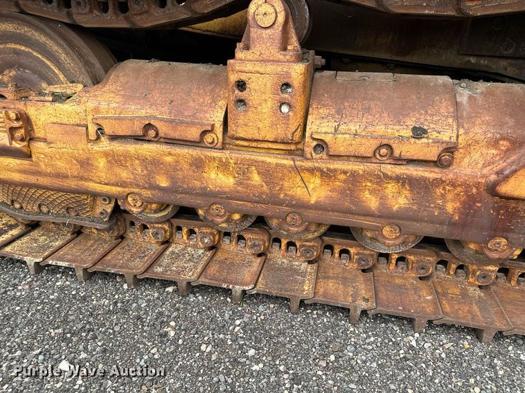 image for item DQ7333 1976 Caterpillar D8K  cable plow