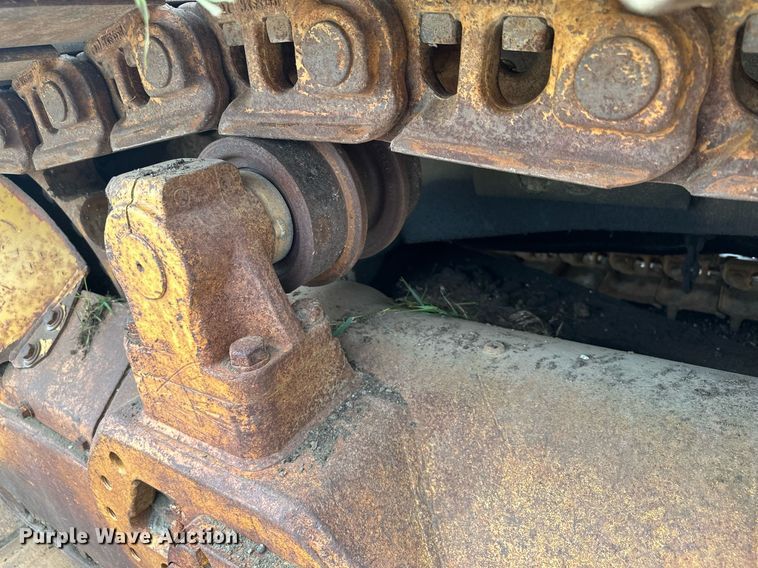 image for item DQ7333 1976 Caterpillar D8K  cable plow